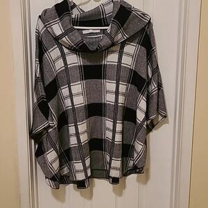 FEVER Women's Pre-Owned Black & White Pullover Poncho Sweater - Size L/XL